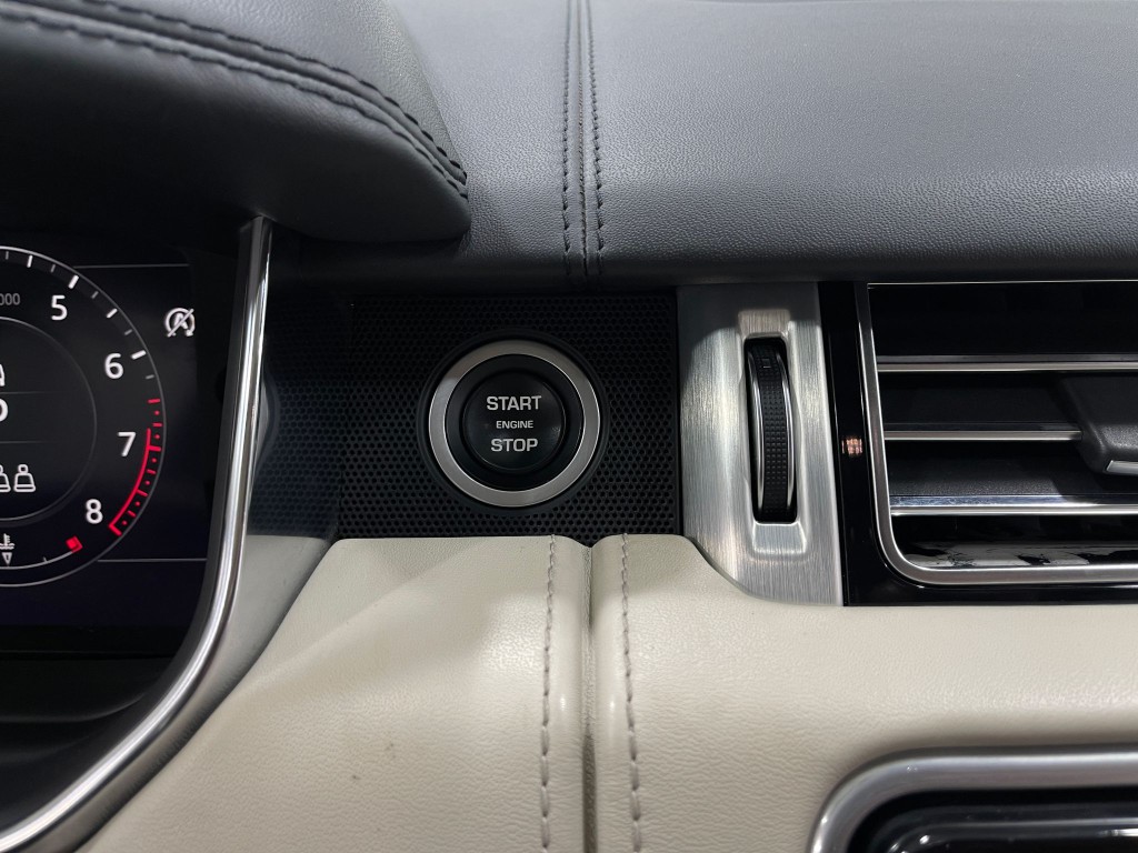 2019 Land Rover Range Rover Image 21