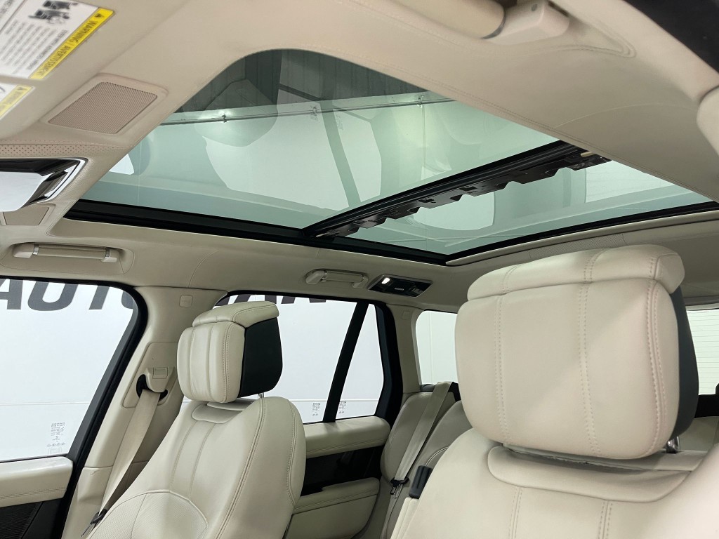 2019 Land Rover Range Rover Image 12