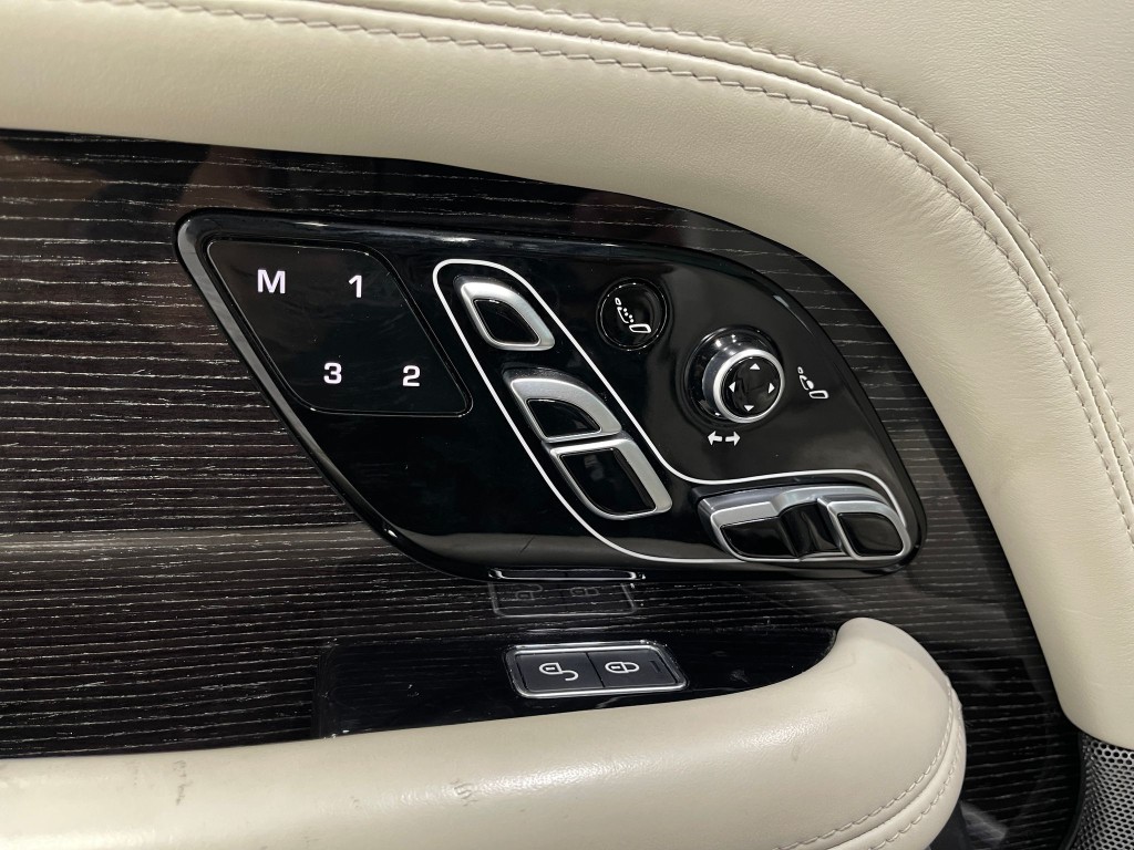 2019 Land Rover Range Rover Image 17