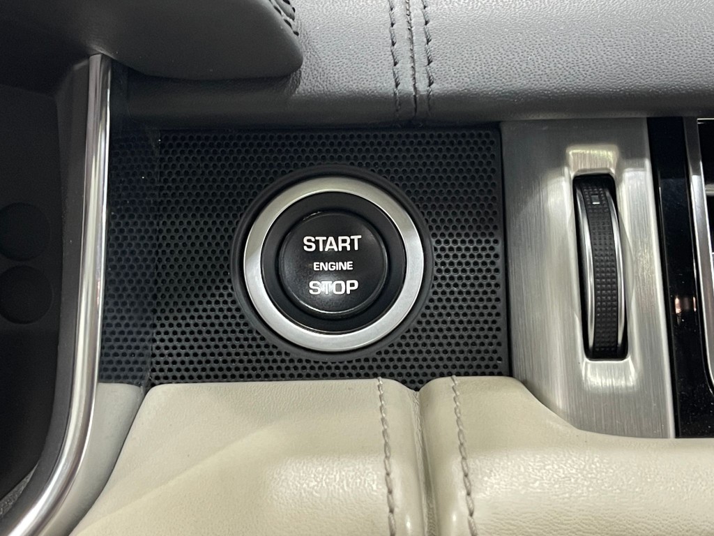 2019 Land Rover Range Rover Image 21