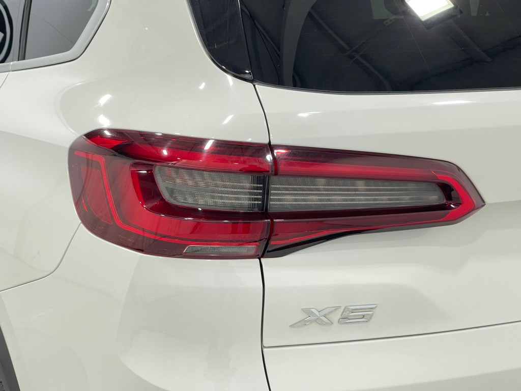 2019 BMW X5 Image 32