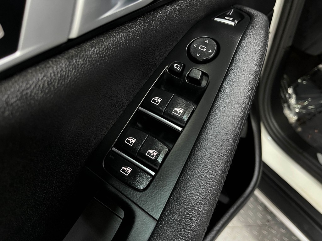 2019 BMW X5 Image 16