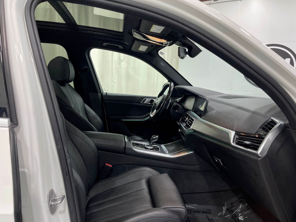 2019 BMW X5 Image 32