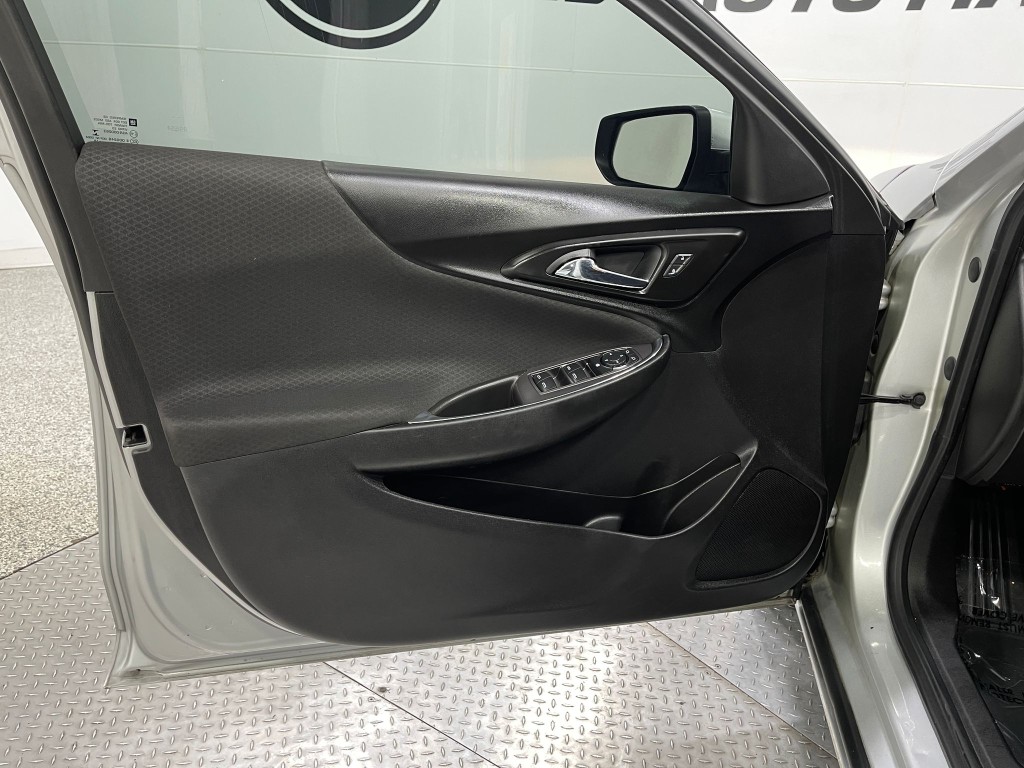 2019 Chevrolet Malibu Image 13