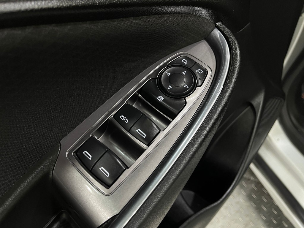 2019 Chevrolet Malibu Image 14