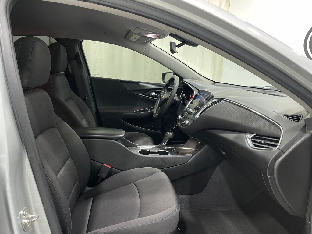 2019 Chevrolet Malibu Image 30