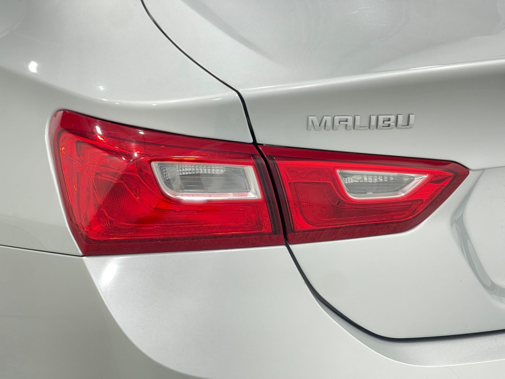2019 Chevrolet Malibu Image 32