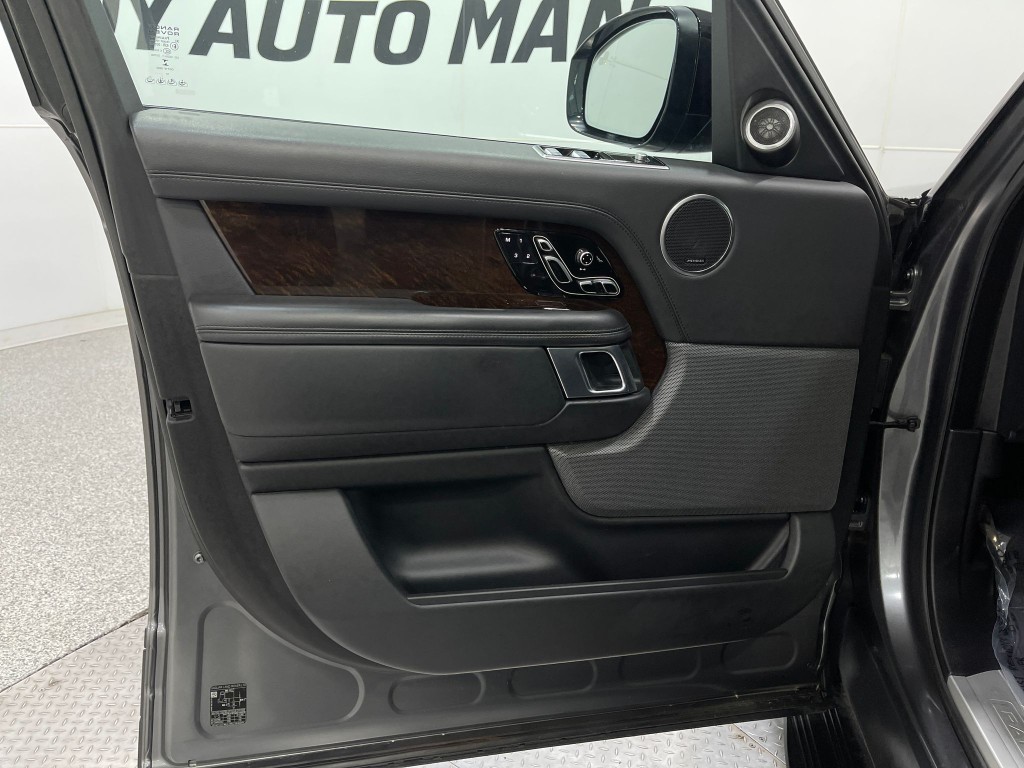 2019 Land Rover Range Rover Image 15