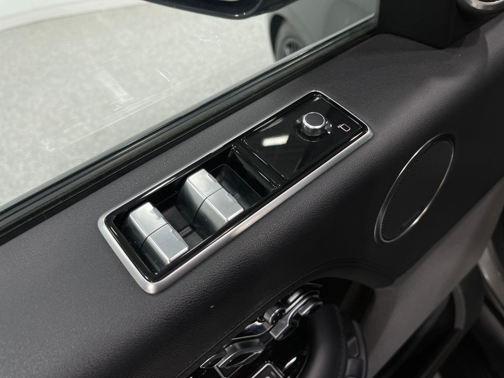 2019 Land Rover Range Rover Image 16