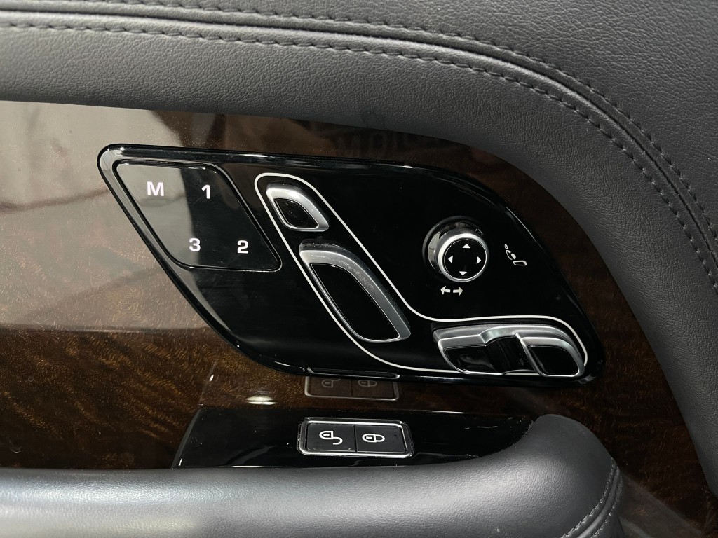 2019 Land Rover Range Rover Image 17