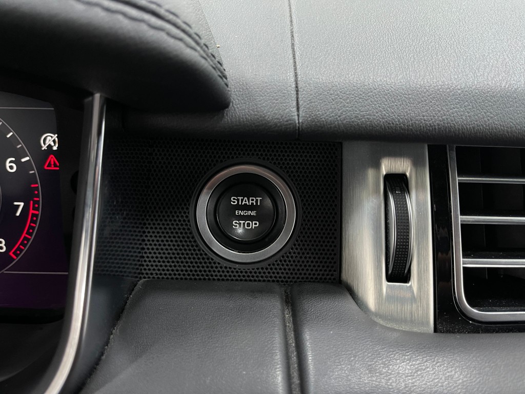 2019 Land Rover Range Rover Image 21