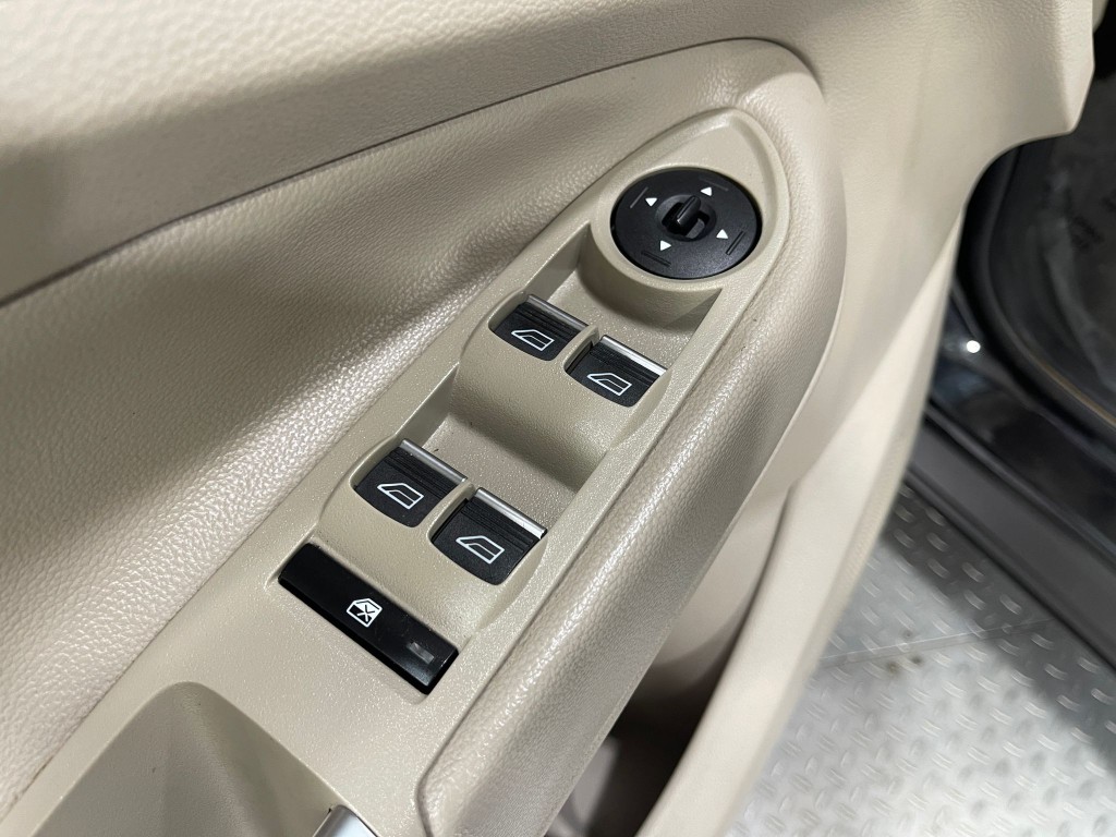2019 Ford Escape Image 16
