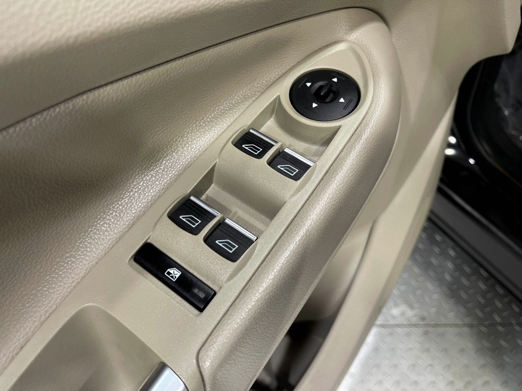 2019 Ford Escape Image 16