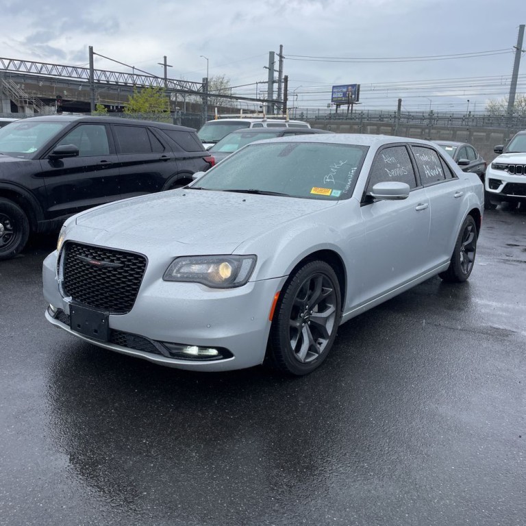 2021 Chrysler 300 Image 2