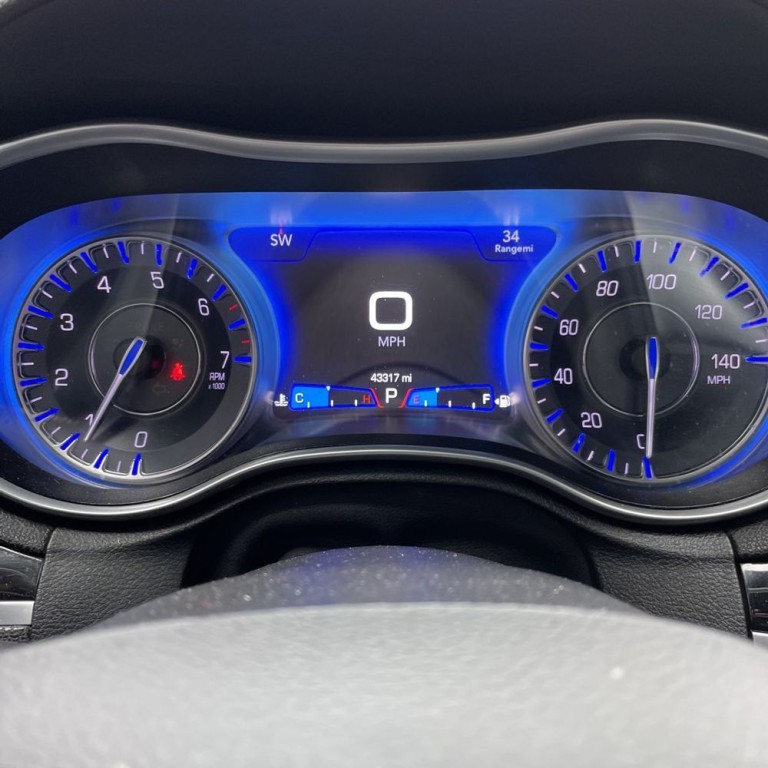 2021 Chrysler 300 Image 7