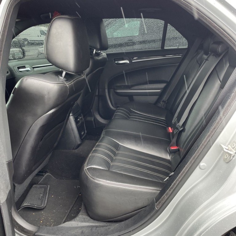 2021 Chrysler 300 Image 12