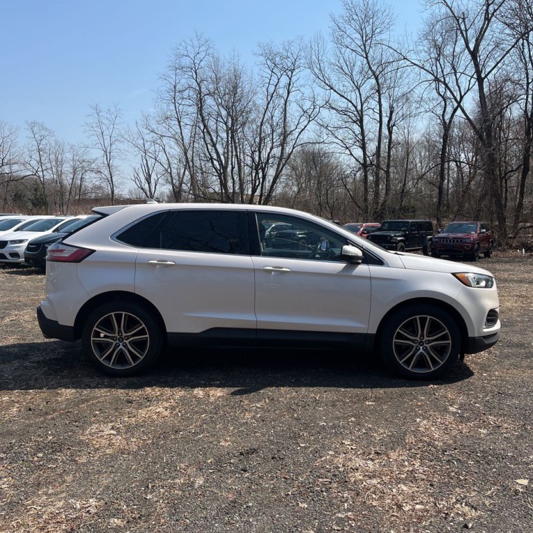 2019 Ford Edge Image 3