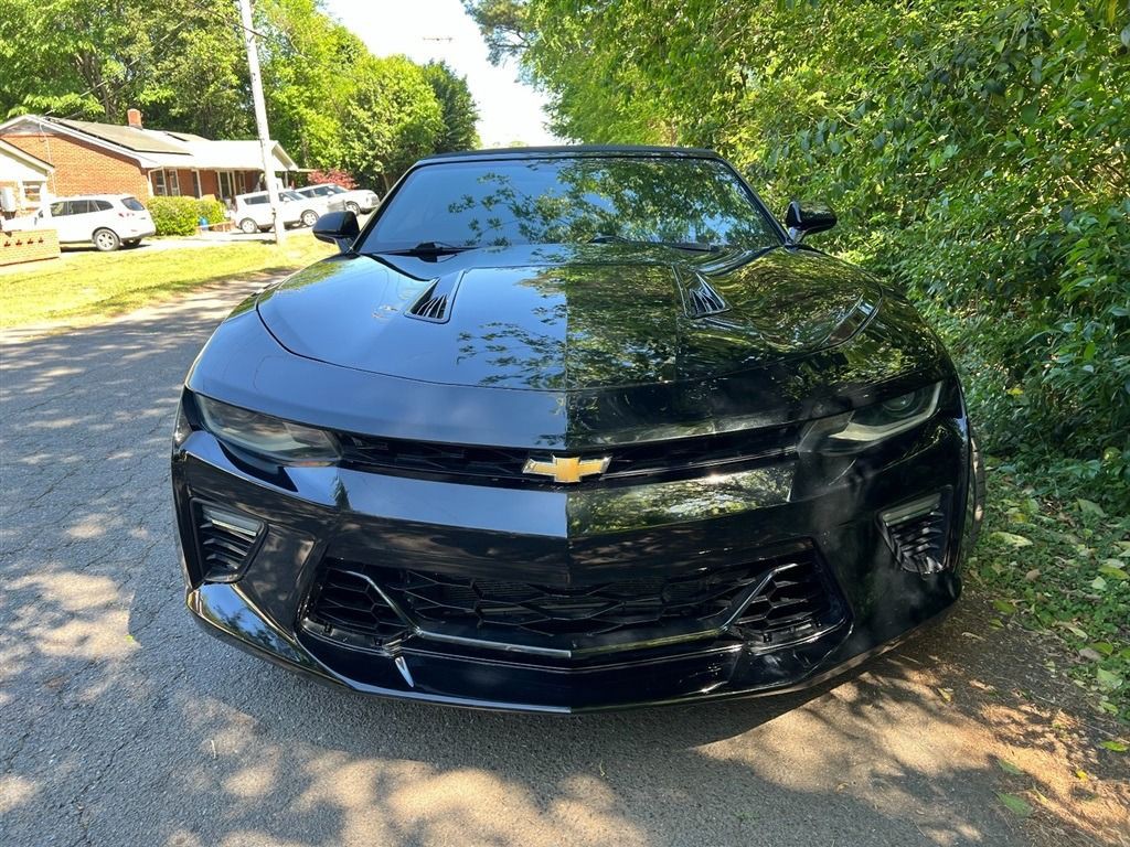 2018 Chevrolet Camaro Image 2
