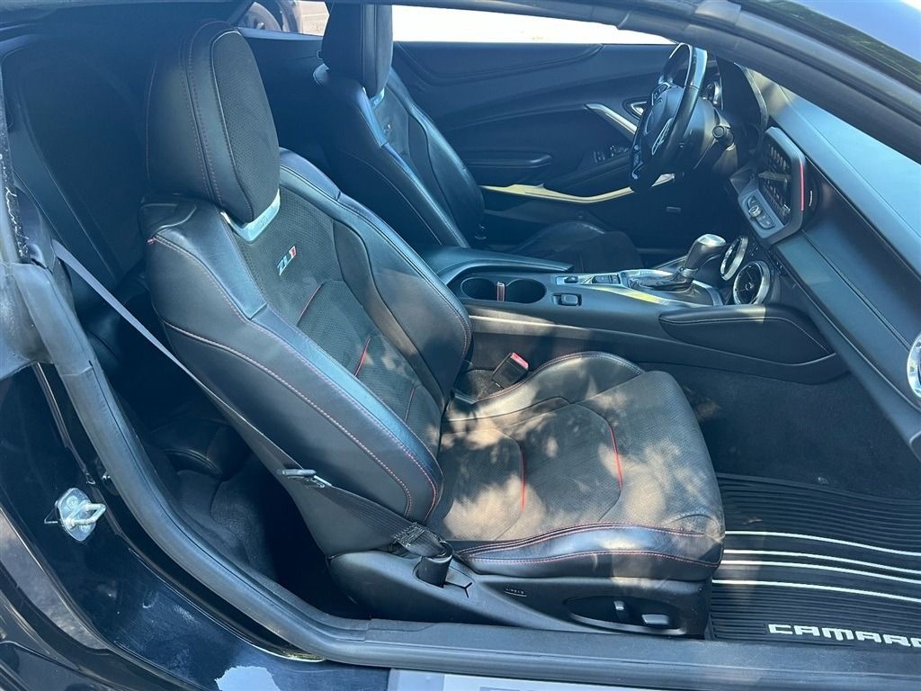 2018 Chevrolet Camaro Image 9