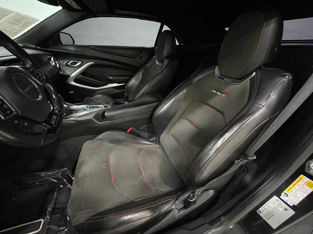 2018 Chevrolet Camaro Image 12