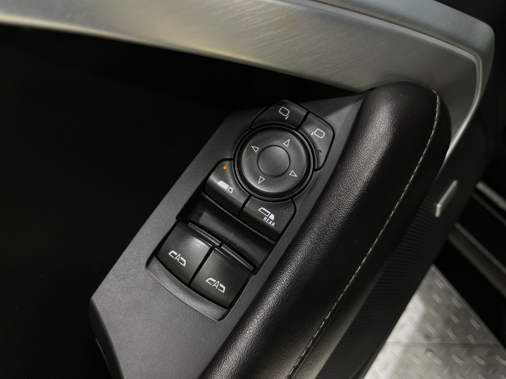 2018 Chevrolet Camaro Image 14
