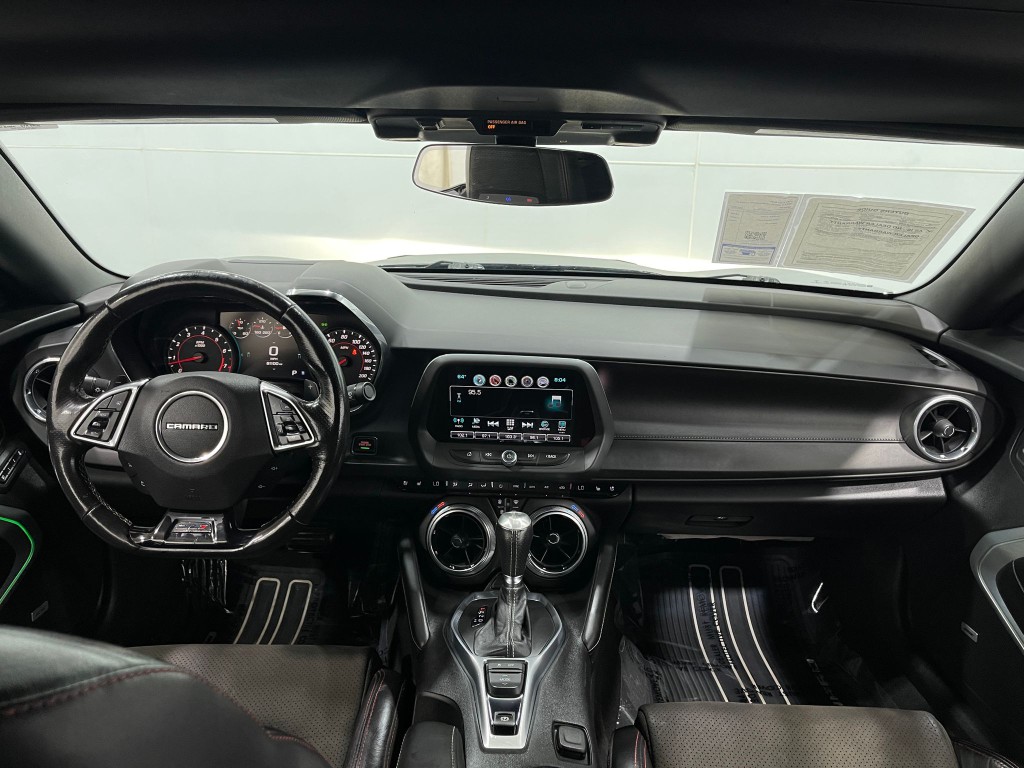 2018 Chevrolet Camaro Image 17