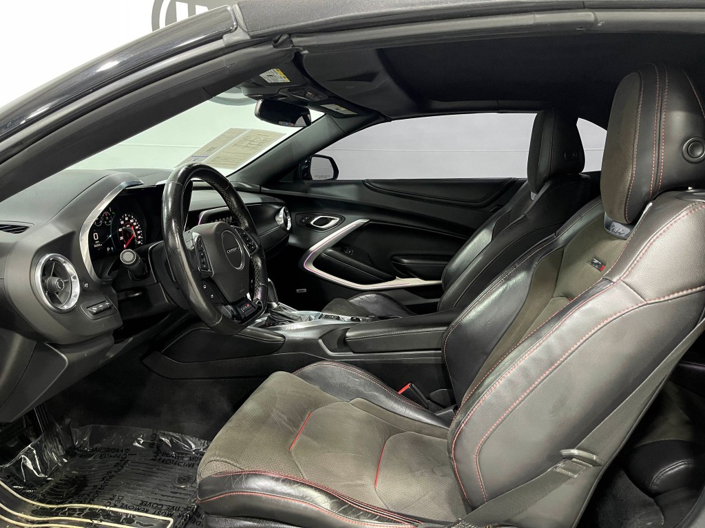 2018 Chevrolet Camaro Image 11