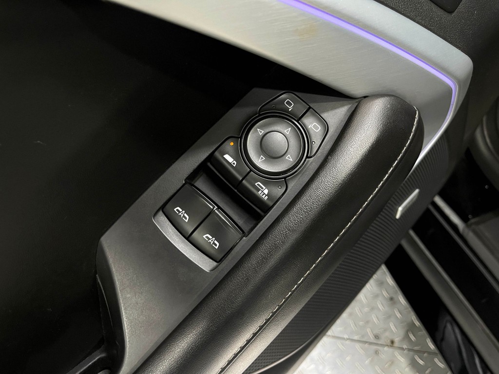 2018 Chevrolet Camaro Image 13