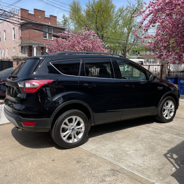 2018 Ford Escape Image 2