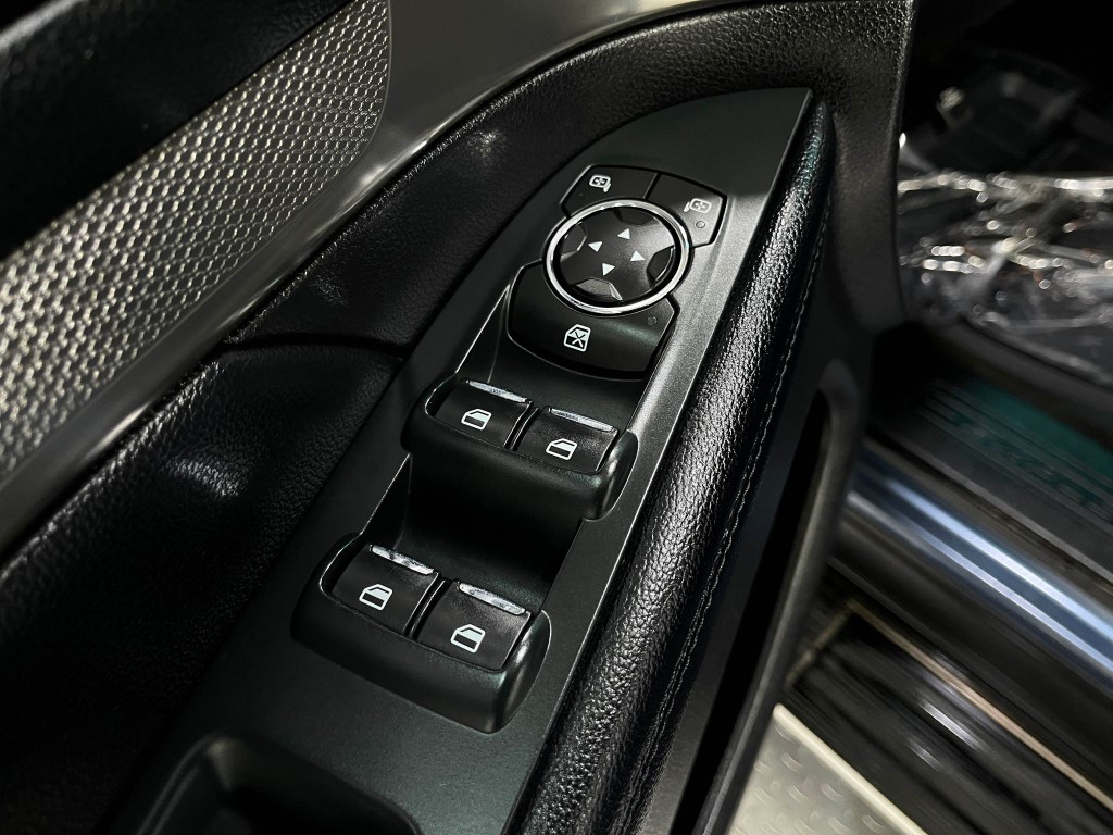 2018 Ford Explorer Image 15