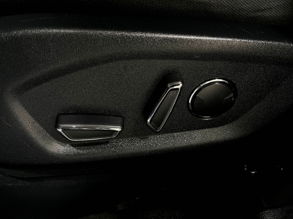 2018 Ford Explorer Image 16