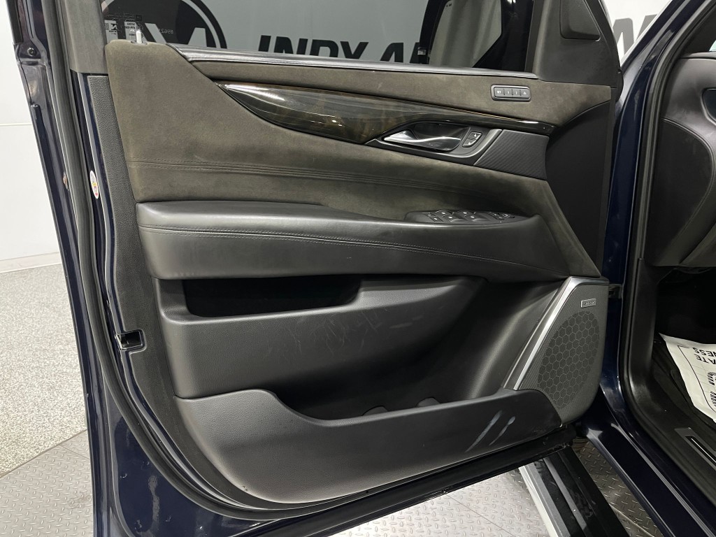 2018 Cadillac Escalade Image 15