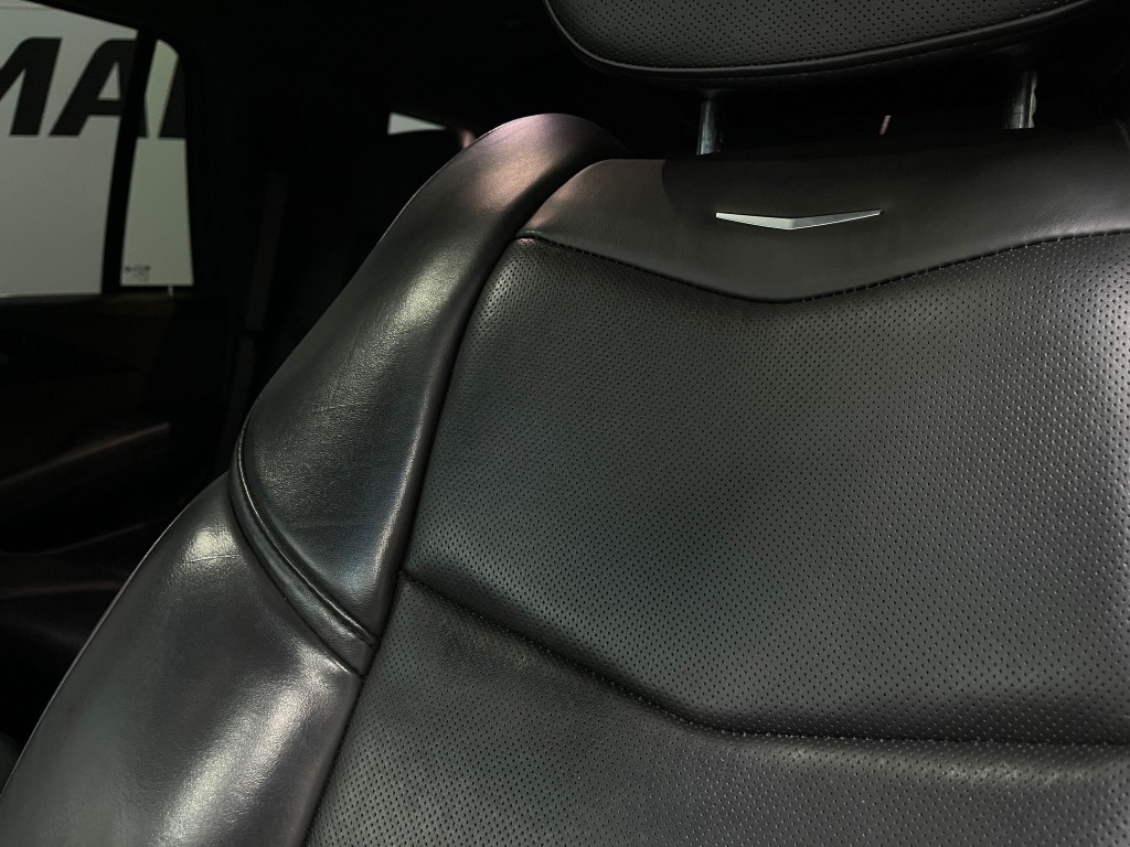 2018 Cadillac Escalade Image 18