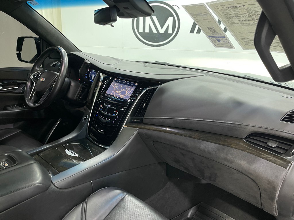 2018 Cadillac Escalade Image 20