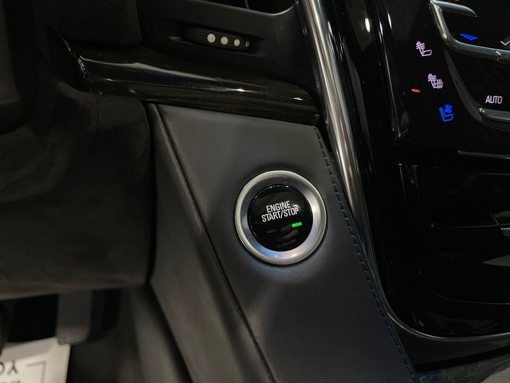 2018 Cadillac Escalade Image 21