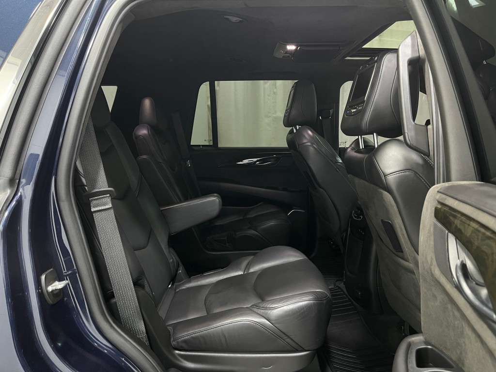 2018 Cadillac Escalade Image 34