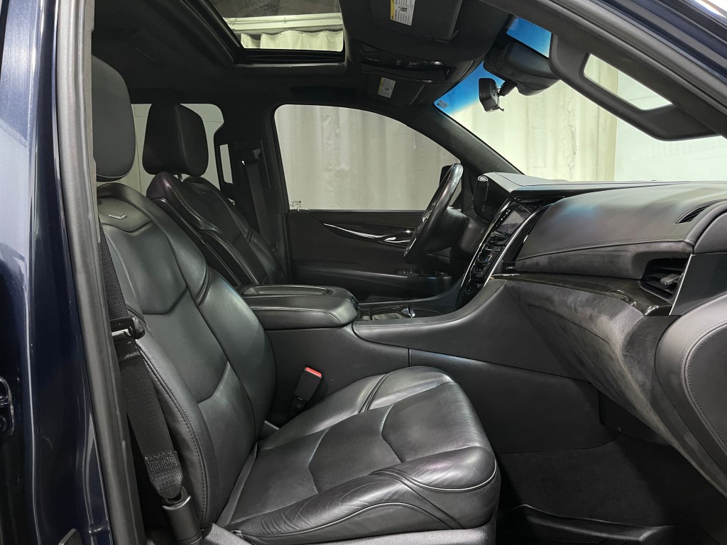 2018 Cadillac Escalade Image 35