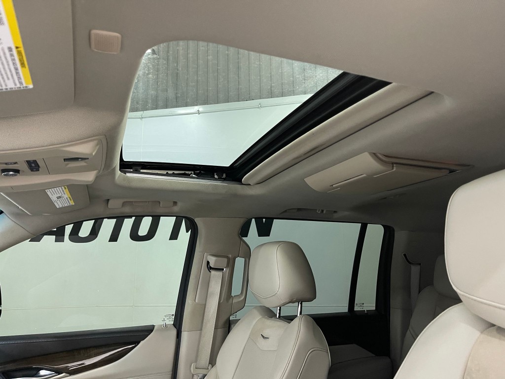 2018 Cadillac Escalade Image 13