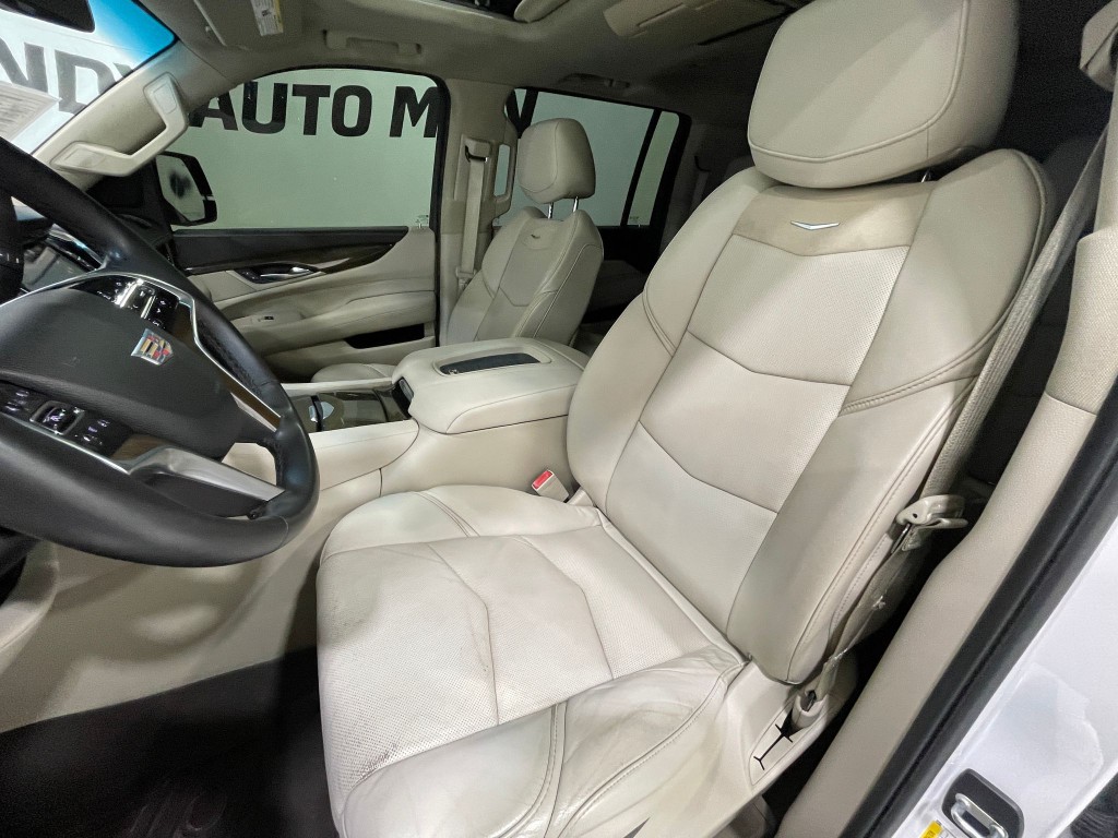 2018 Cadillac Escalade Image 15