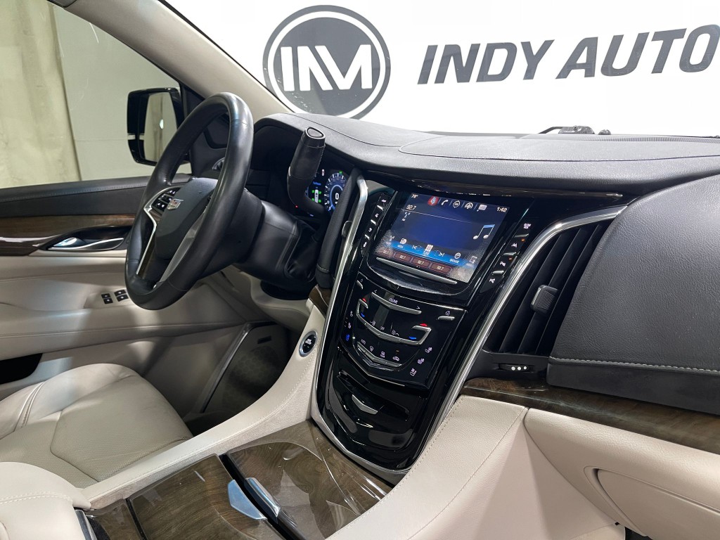 2018 Cadillac Escalade Image 20