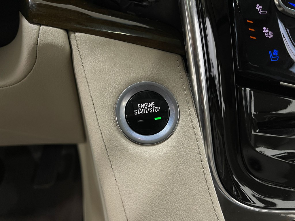 2018 Cadillac Escalade Image 21