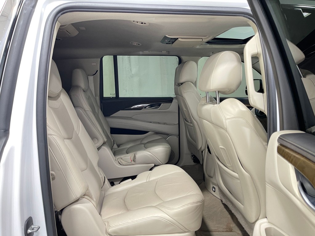 2018 Cadillac Escalade Image 33