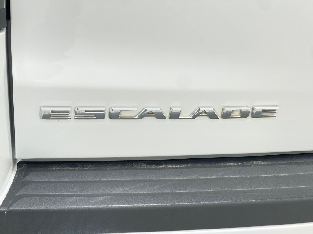 2018 Cadillac Escalade Image 41