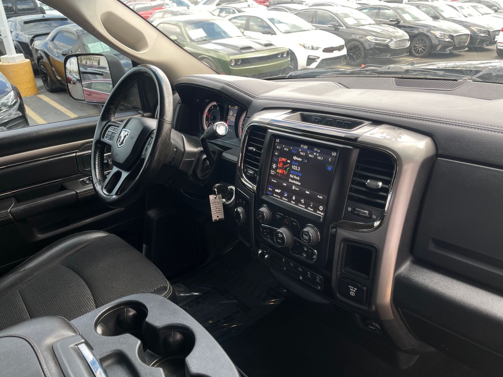 2018 RAM 3500 Image 17