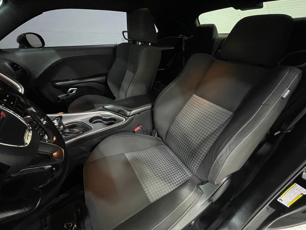 2021 Dodge Challenger Image 12