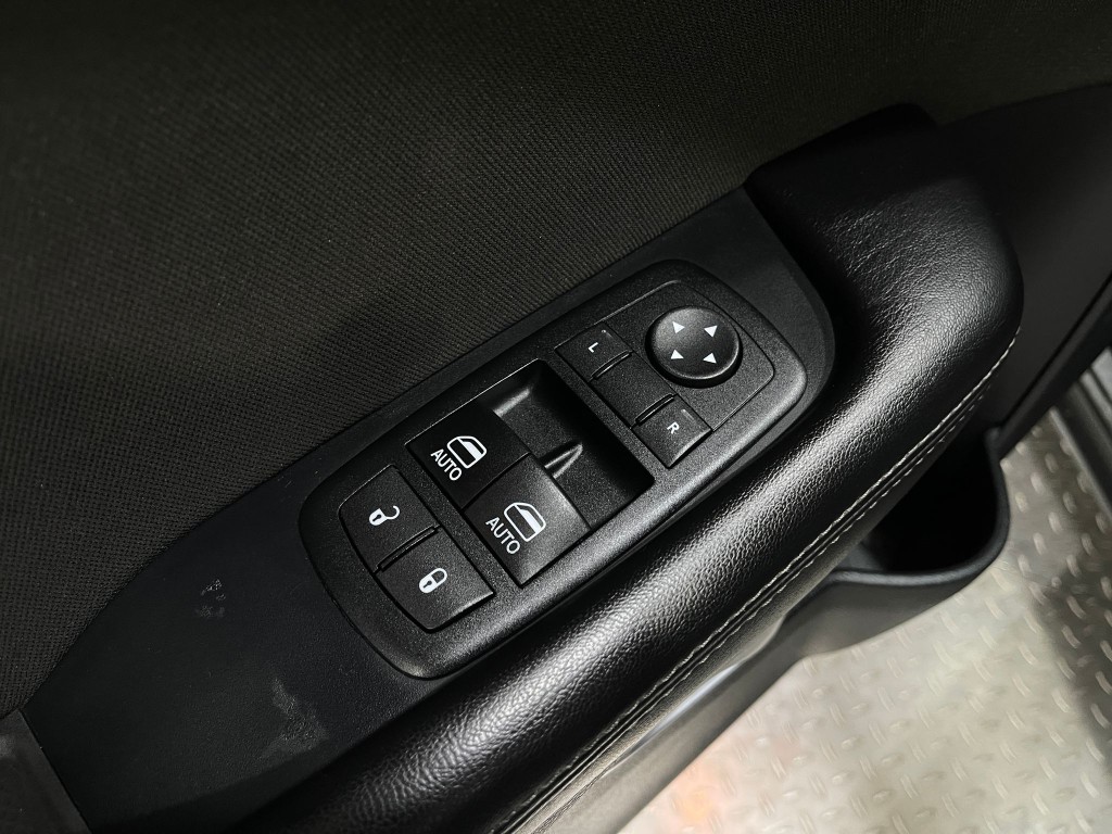 2021 Dodge Challenger Image 14