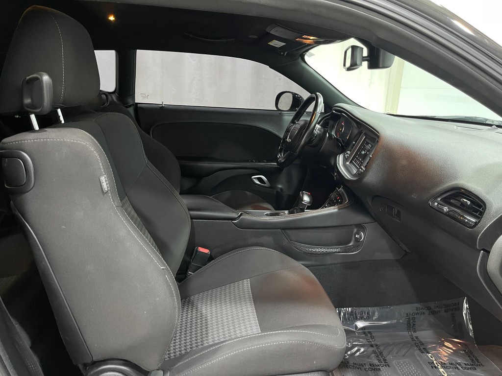 2021 Dodge Challenger Image 30