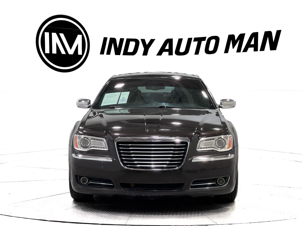 2012 Chrysler 300 Image 9