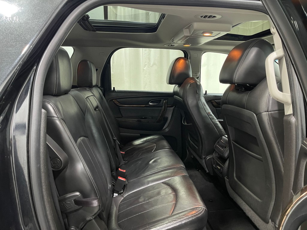 2013 GMC Acadia Image 32