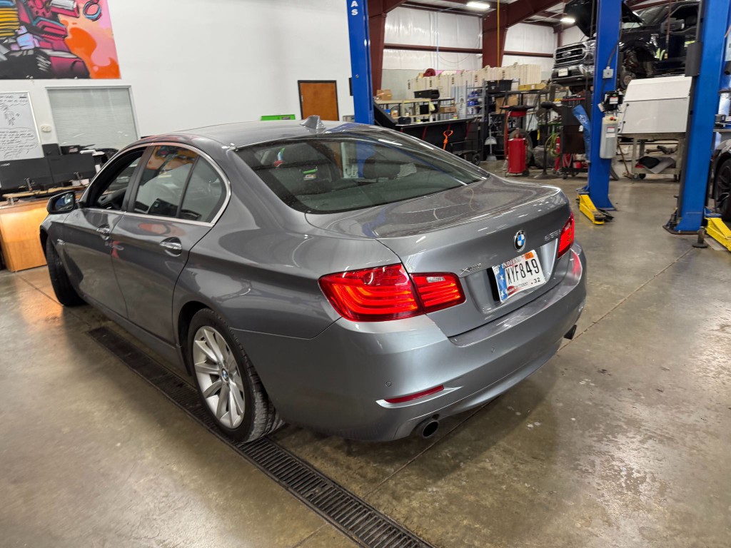 2014 BMW 5 Series Image 4